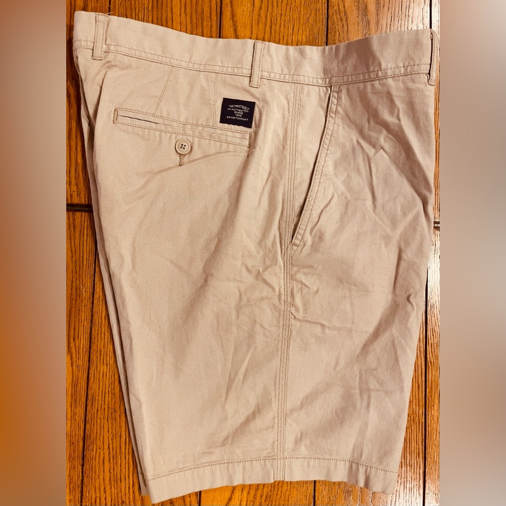 Sportscraft men’s shorts, size 36/9.5 inseam, brown small dot pattern